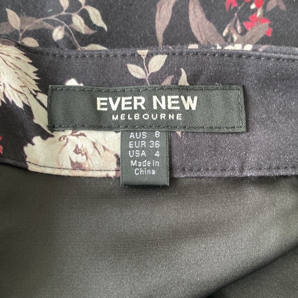 Women's Skirts Beautiful and very good condition - Picture 3 of 16